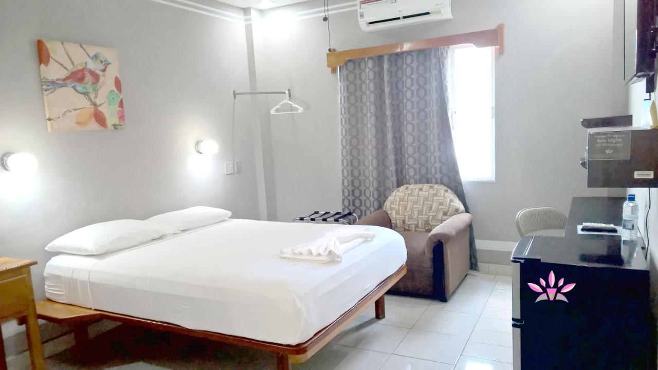 Maya Bella Downtown Hotel San Ignacio Eksteriør billede